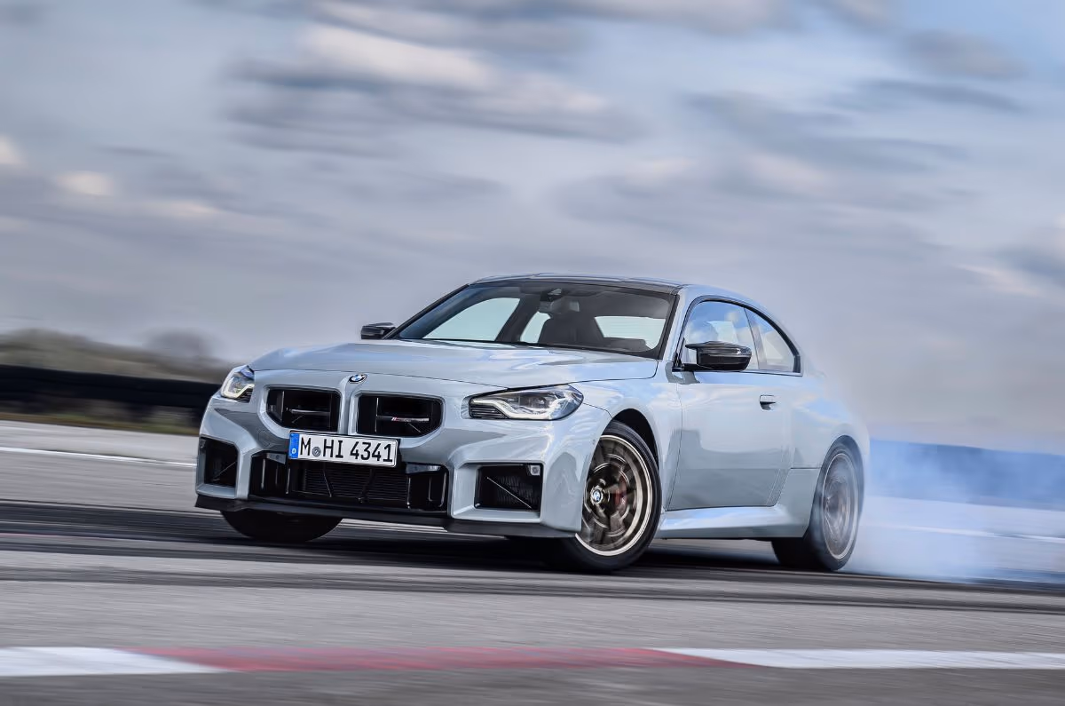 BMW M2 CS drifting 